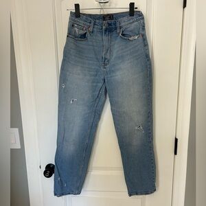 Abercrombie & Fitch Ultra High Rise Mom Jean Distressed Women’s Size 28 / 6